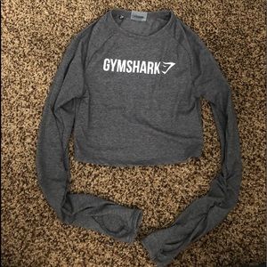 GYMSHARK - gray crop workout top
